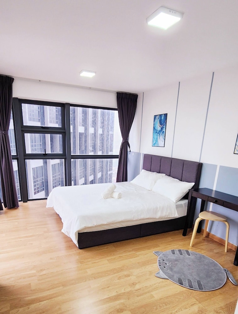 Cheras Minimalist Duplex Retreat for 8 Guests