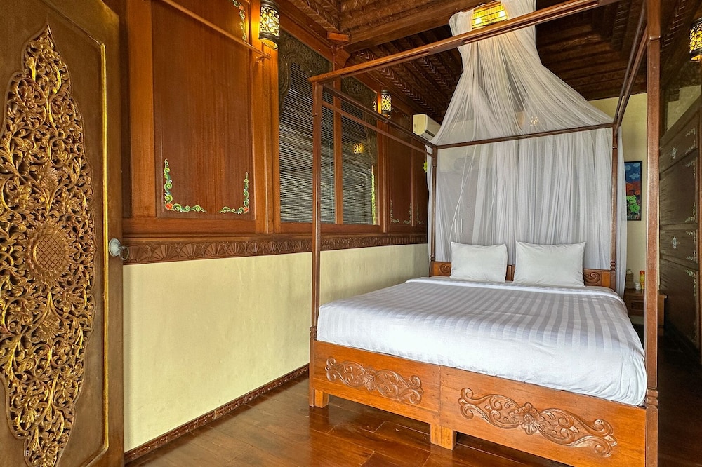 Villa Borobudur Resort