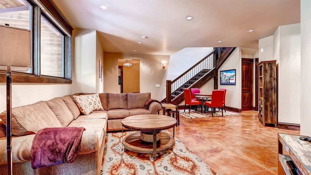 Breck_rocky_mtn_lodge