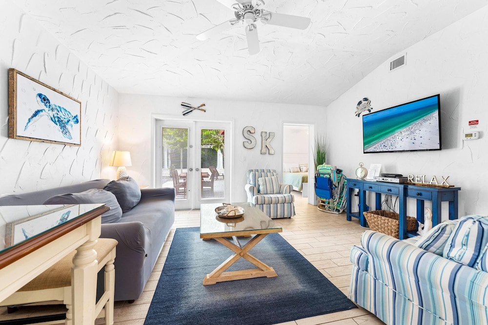 Crescent Street Villas By Beachside Mgt