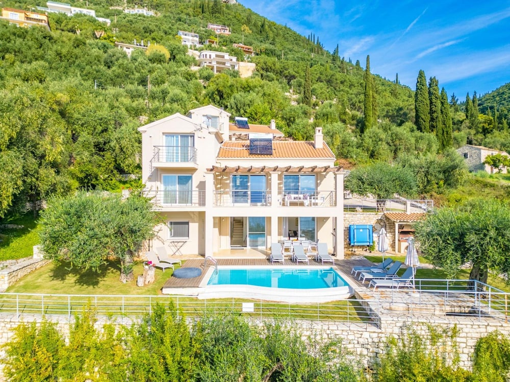 Villa Penelope With 4 Bedrooms and 3 Bathrooms