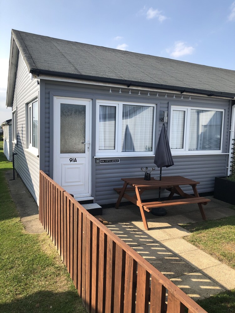 Bridlington Vacations - Chalet 91A - South Shore Bridlington - Property Image 1