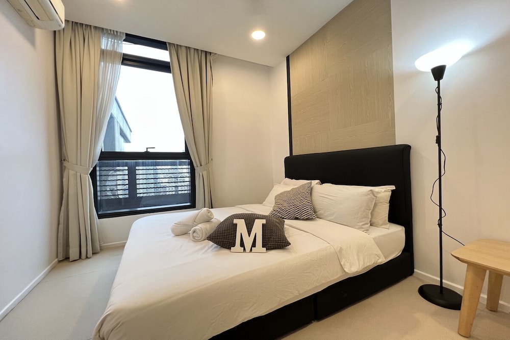 Arcoris Mont Kiara Apartments by Emily in Town