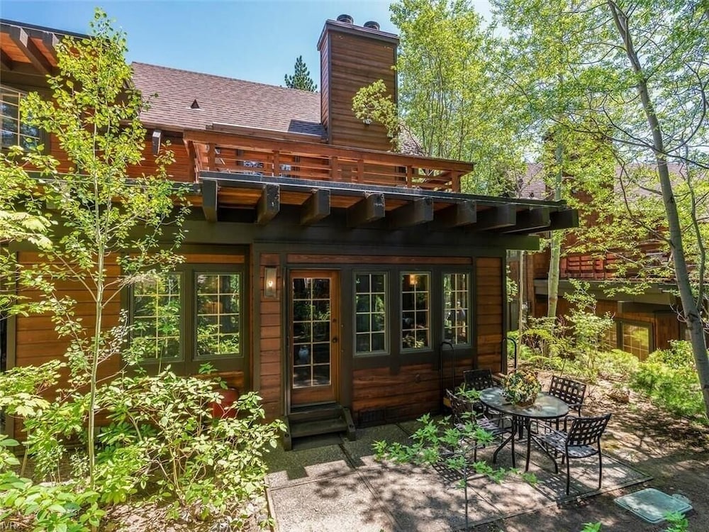 Lake Tahoe Vacations - Third Creek Comfort 2 Bedroom Townhouse by RedAwning - Property Image 15