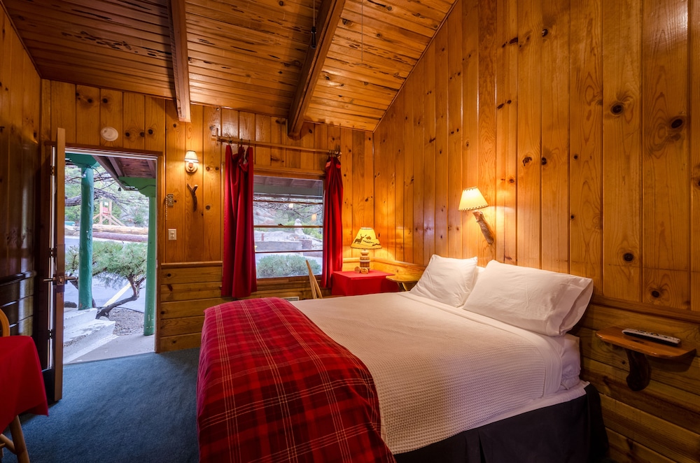 Idyllwild Bunkhouse