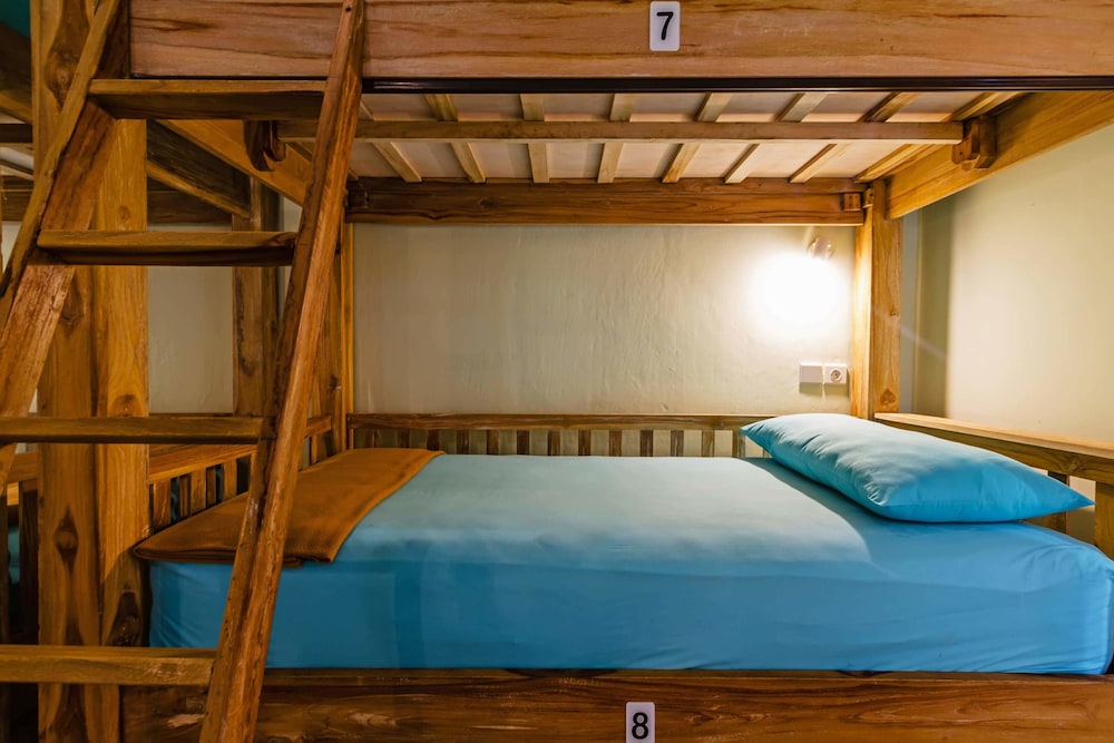 Lembongan Hostel