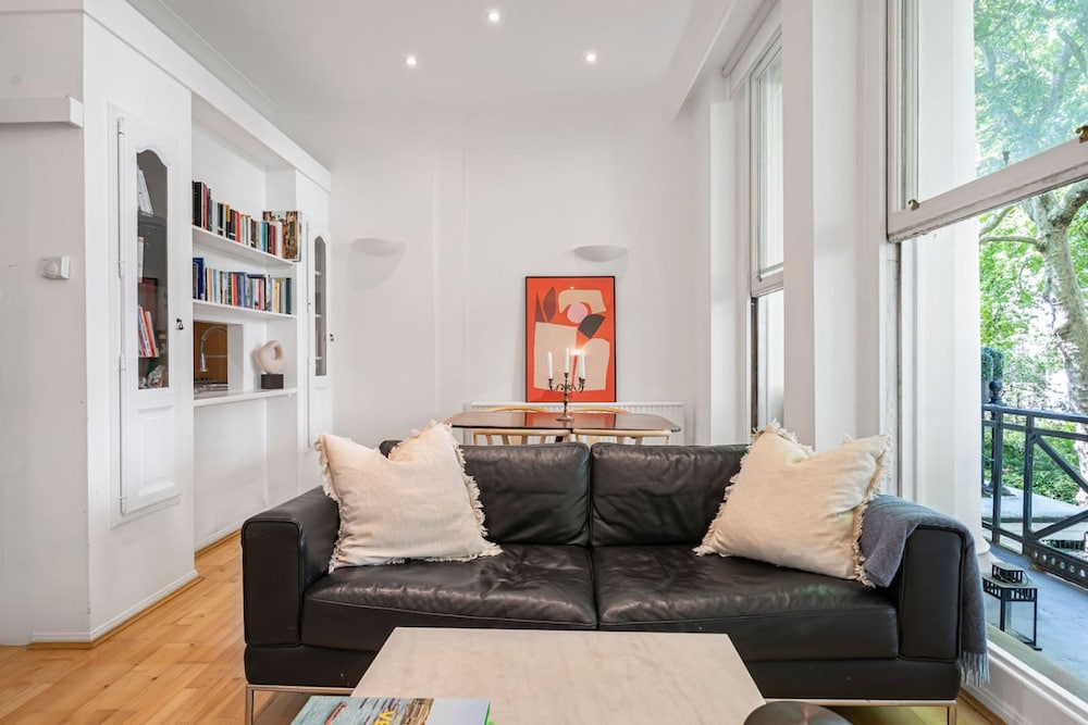 2-bed Knightsbridge Home