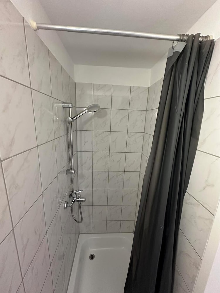 2-Rent Group Hostel Apartments HAN53