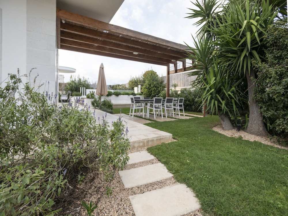 Charming Villa Close to the Beach - Beahost view 3
