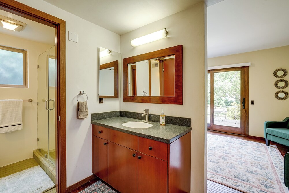 Near Golf, Trails & Parks: Lush Pinole Retreat