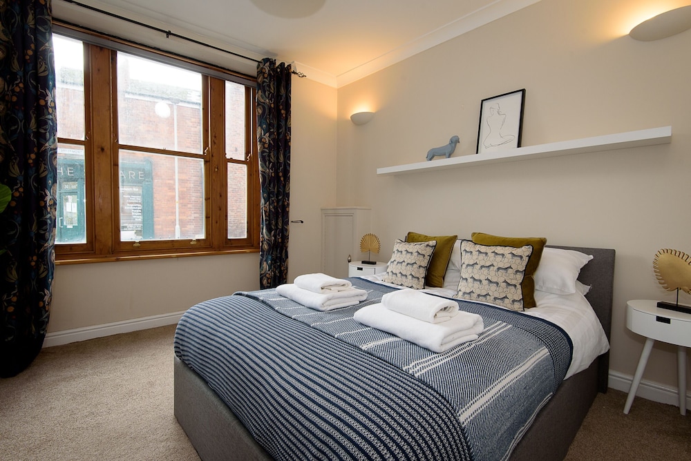 Karah Suites - Parliament Street view 2