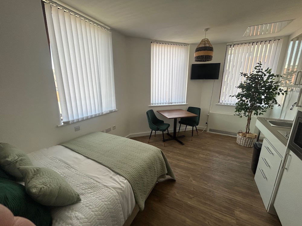 Liverpool City Center Apartment With Views