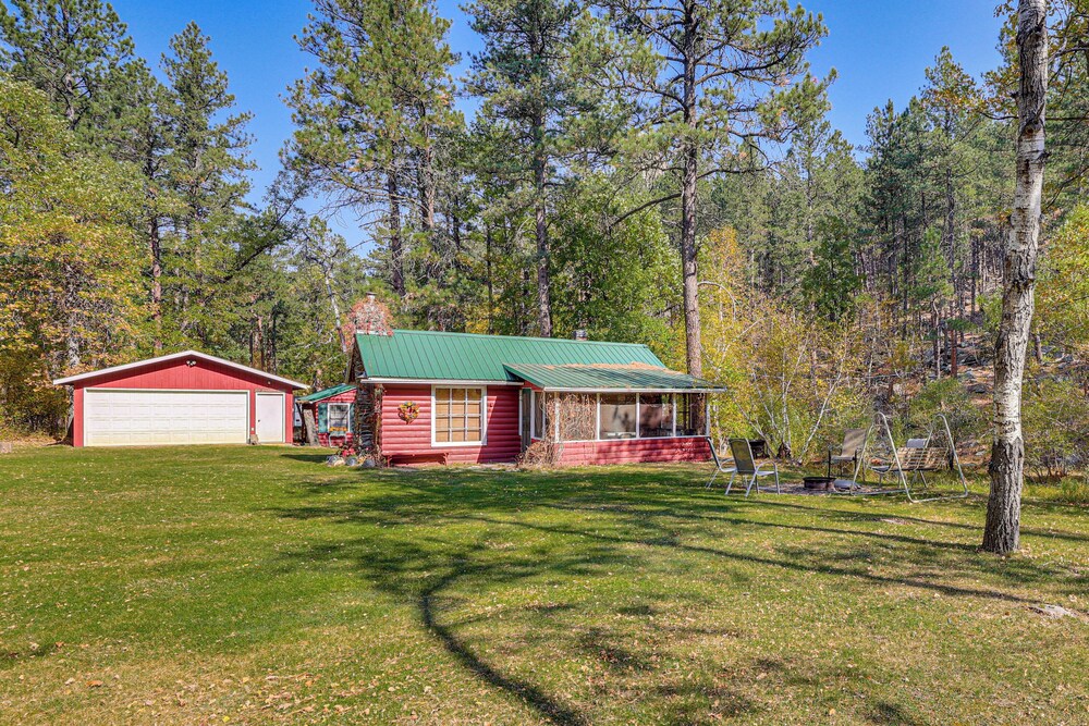 Historic Keystone Cabin Near Mount Rushmore! view 5
