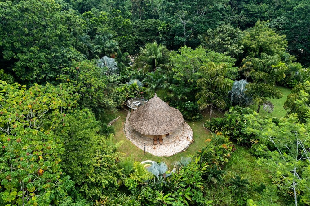 One Santuario Natural