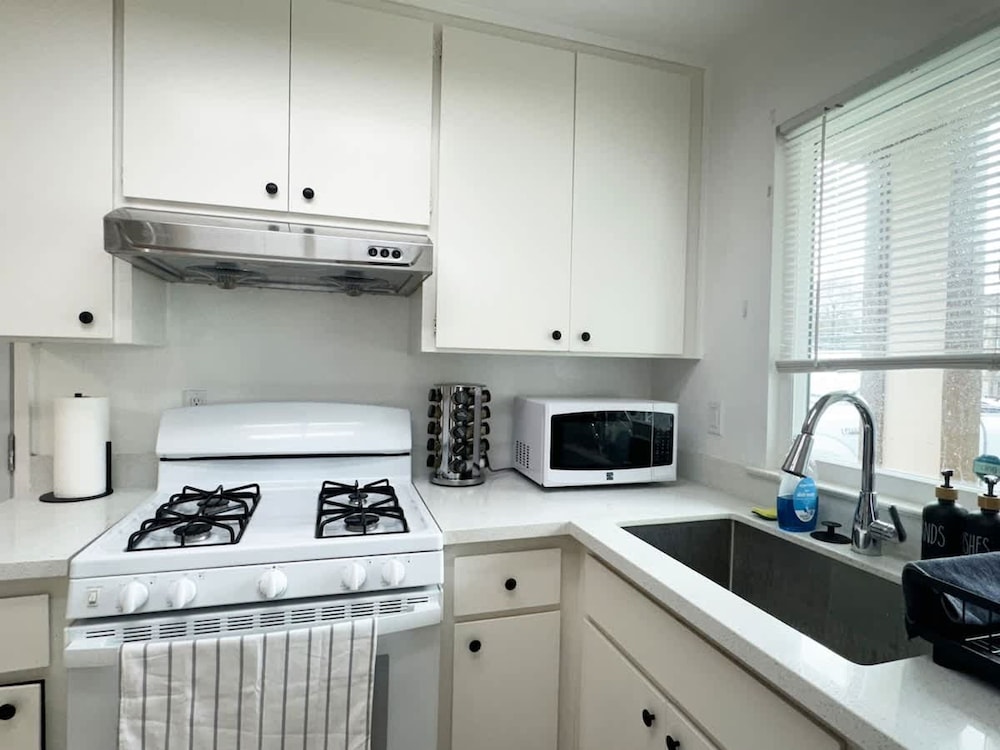 Comfortable 4BR Heart Downtown SJ Central AC Sjsu