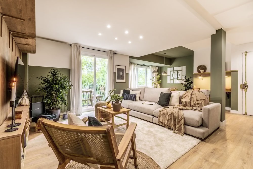 Luque - 3 Bedrooms and Balcony in Lista
