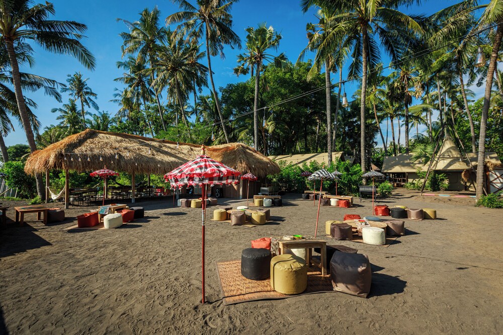 Barefoot Glamping
