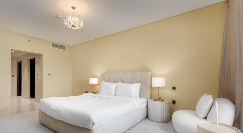 Massive 2 Bedroom with Palm View Balqis