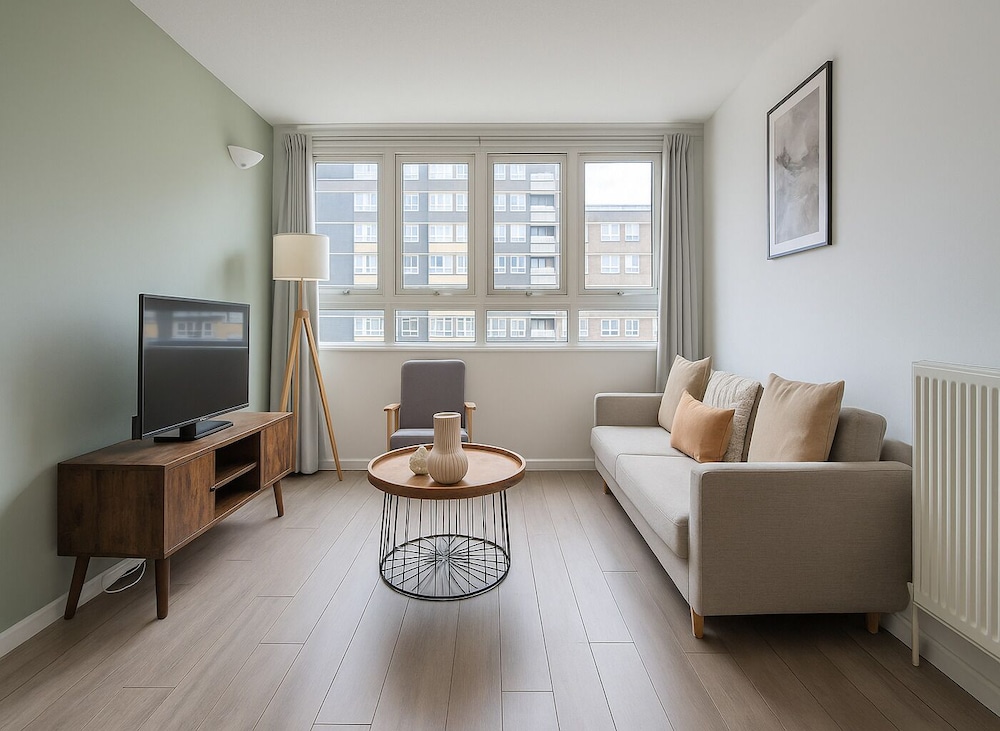 Elegant 2 Bedroom Apartment in Battersea