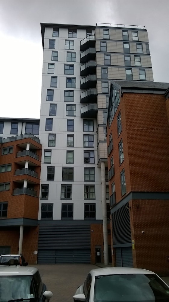Toothbrush Apartments - Ipswich Waterfront - Regatta Quay