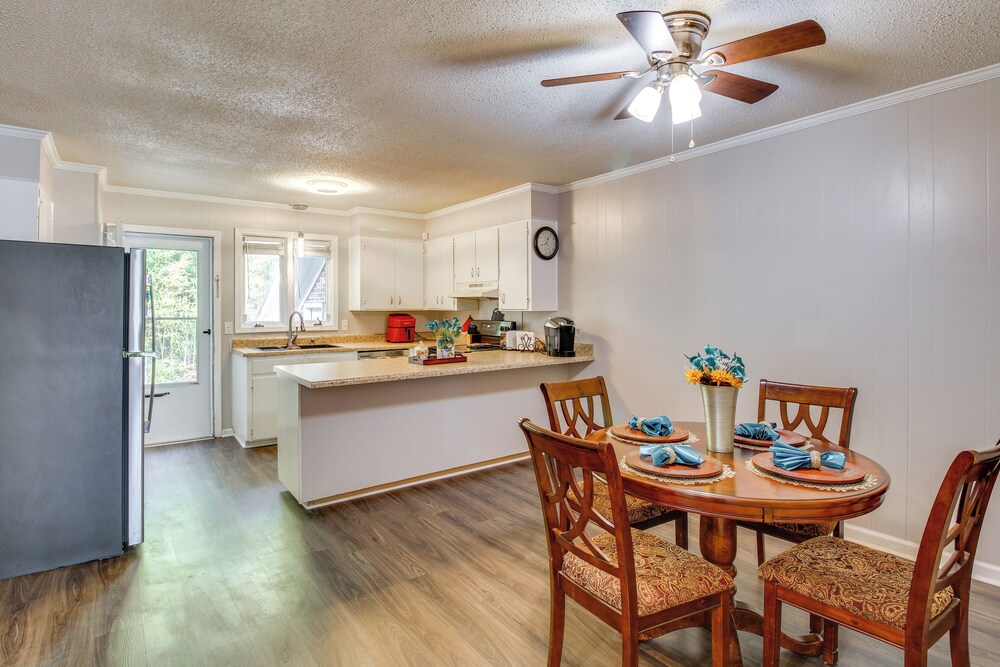 Easy Access to I-77 & I-20: Columbia Duplex!