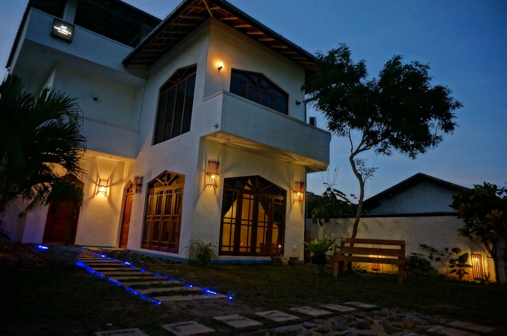 The Villa Negombo