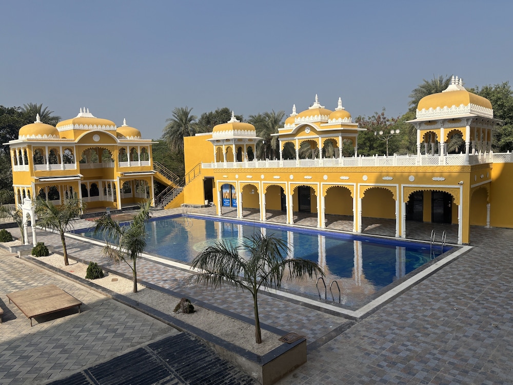 RAJMAHAL HOTEL & RESORT