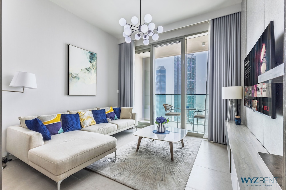 Modern 1BR Forte Near Burj & Mall