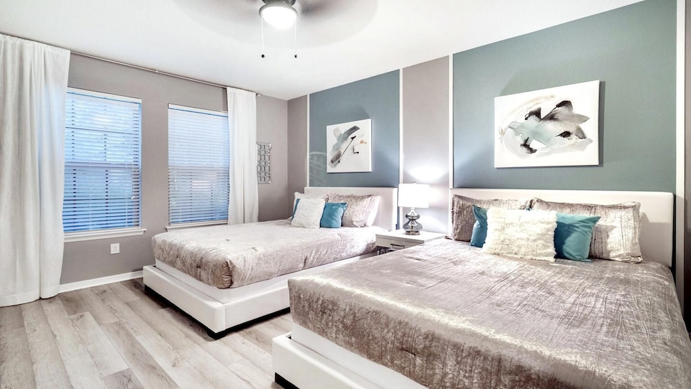 Modern 9BR Family Villa Close 2 Disney w Pool SPA view 4
