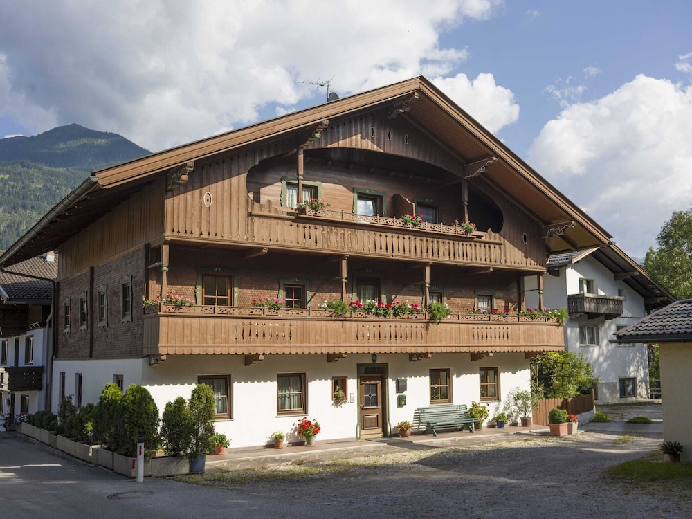 Apartment in Top Location in Fugen With Balcony