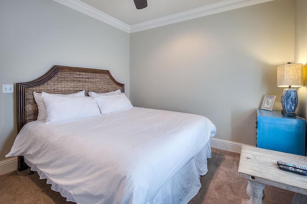 Acqualina 9 Bedroom Holiday Home by Five Star Properties