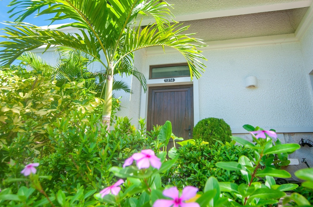 Pristine Bay 1316 2 Bedroom Home