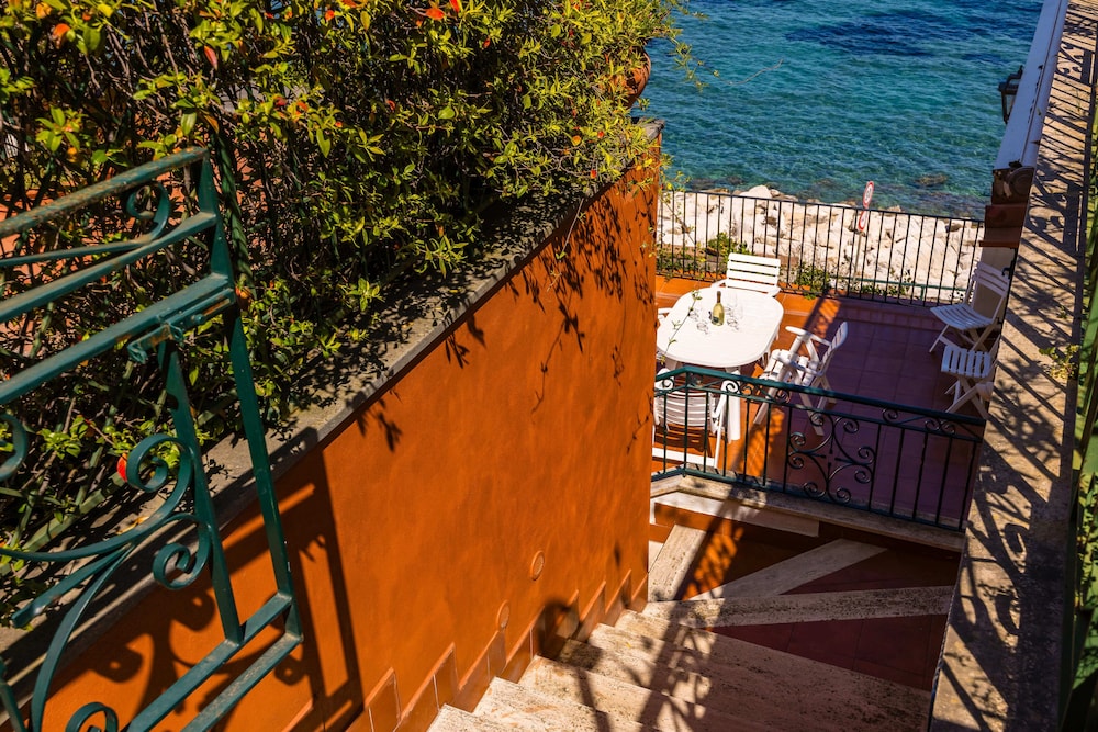 Heavenly Terrace by Napoliapartments