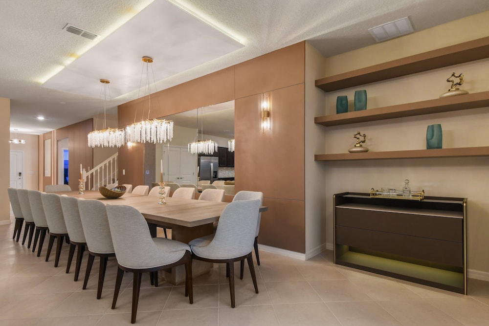 Ultimate Family Fun Retreat 10-bedroom Luxury Home