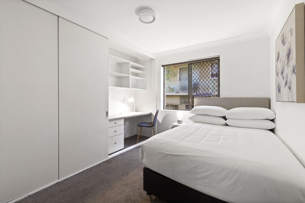 Stylish 3-bed Newport Stay With Balcony