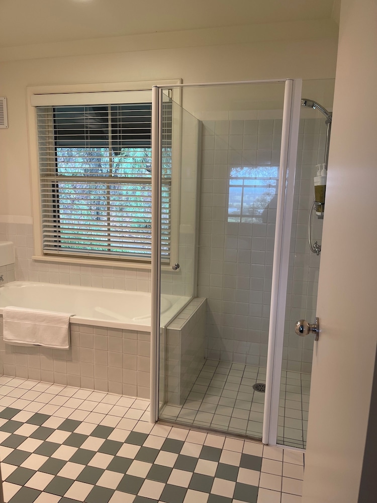 CYPRESS LAKES HUNTER VALLEY