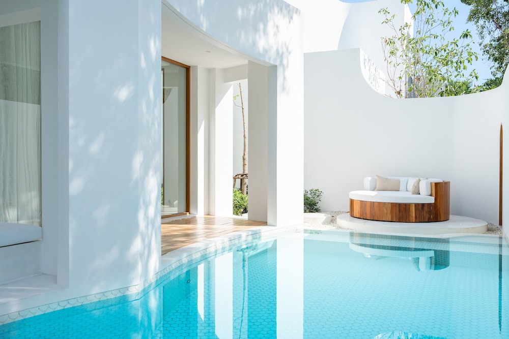 SALA Samui Chaweng Beach Resort