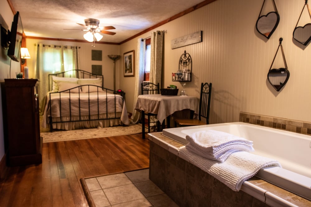 Hocking Hills Inn