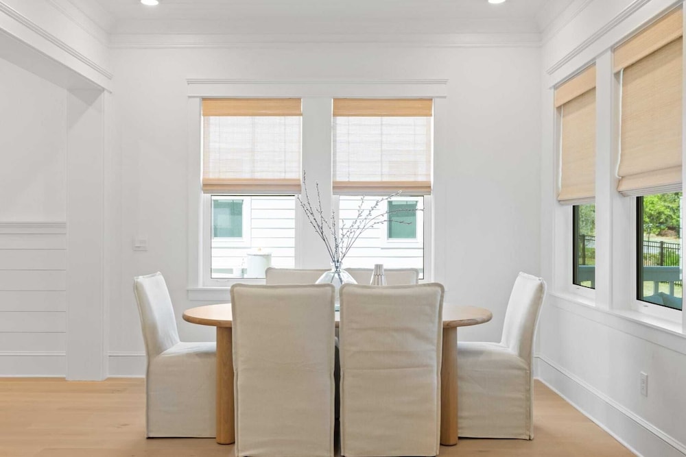 Sleeps 20 2 Homes, 9bdr, Arcade Walk to Blue Mountain Beach Access & Eats