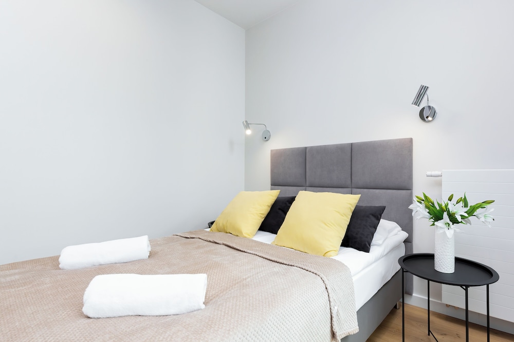 Modern Business Apartments by Renters view 2