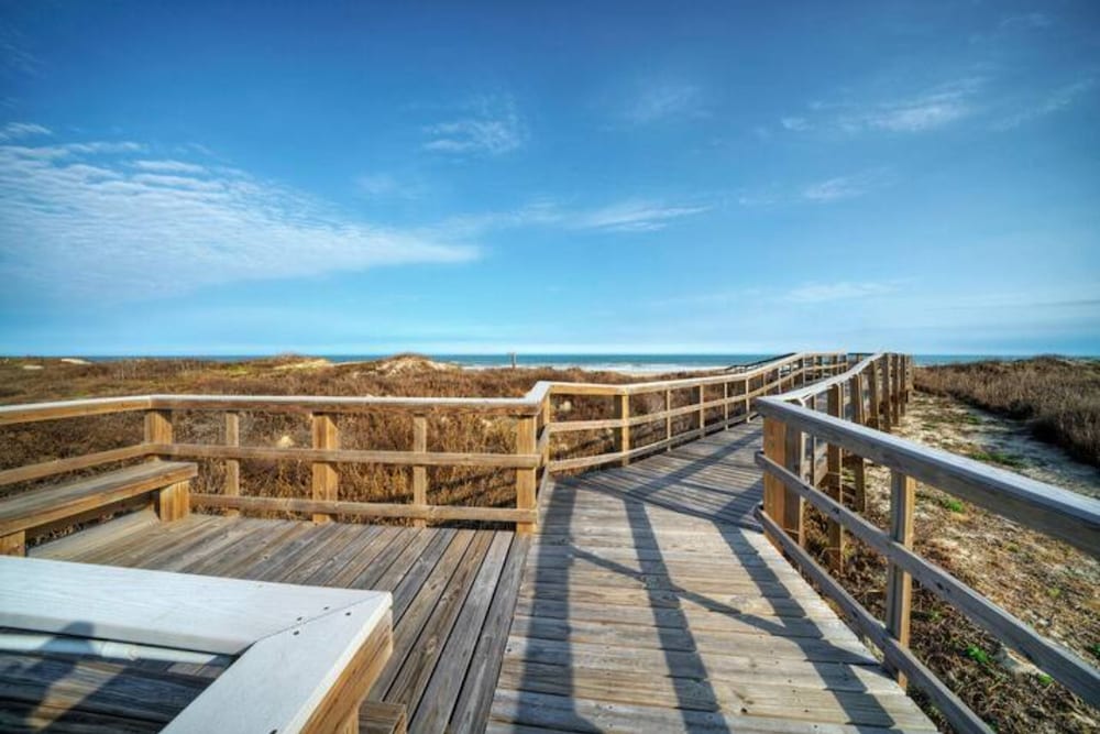 Stay Palm by Avantstay Beach Access Balcony
