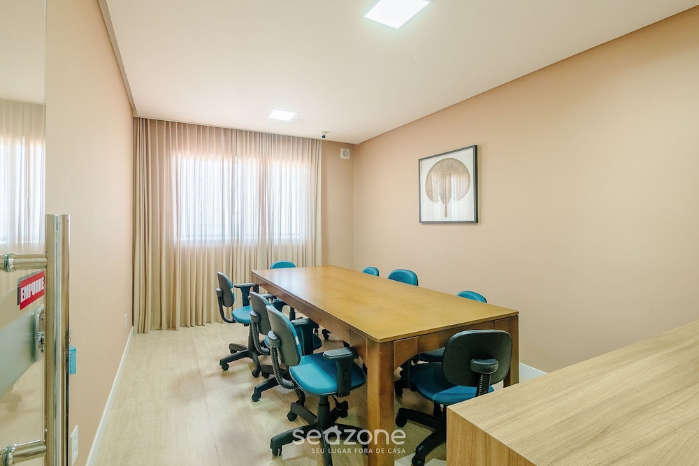 Condo. w/ Pool and Gym 70 m From the Beach - SMA