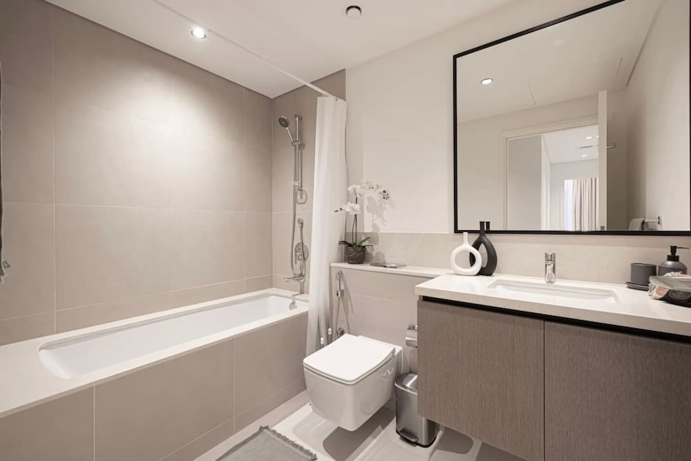Burj Crown Lux Apartment by Dubai Mall