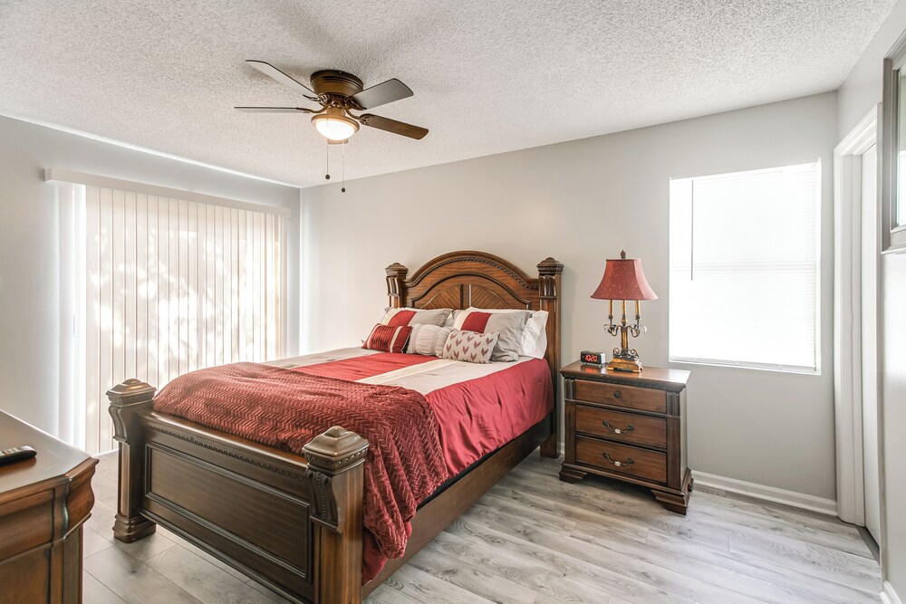 9 Mi to Moody Afb: Newly Updated Condo Near Dining