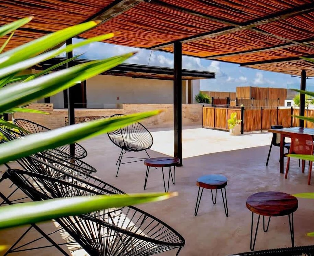 2 Br. Prime Location Amazing Rooftop Pool
