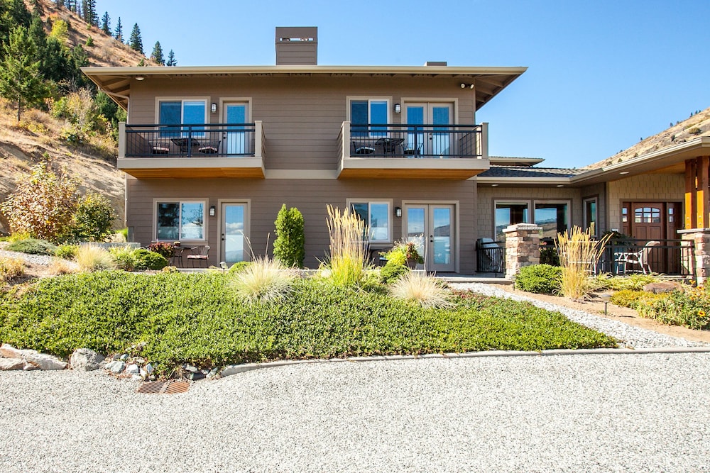 Cascade Valley Inn