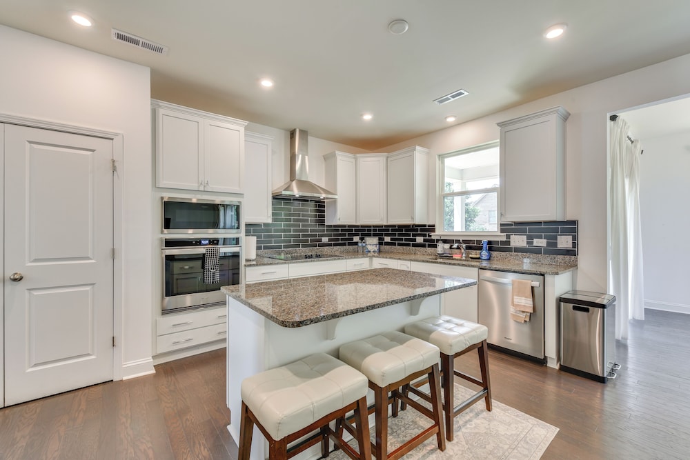 2 Mi to Historic Dtwn Belmont: Family Gem w/ Patio