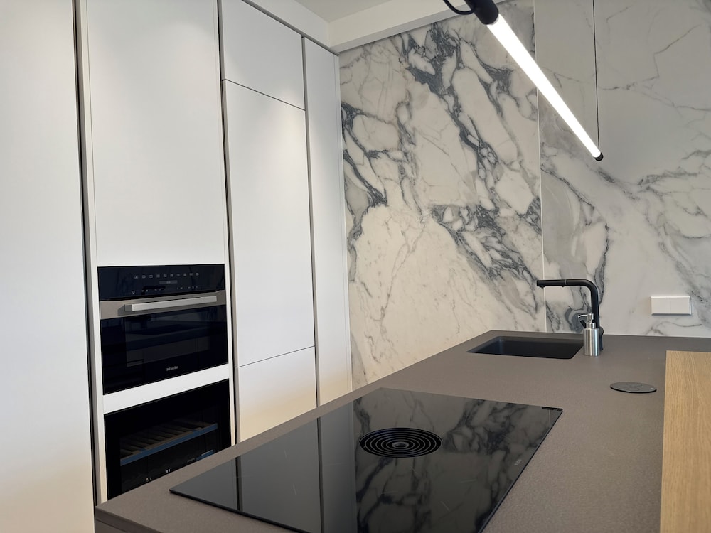 Caelum Black Gangnam Luxury Apt