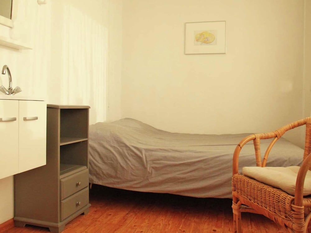 Spacious Holiday Home With Garden view 4
