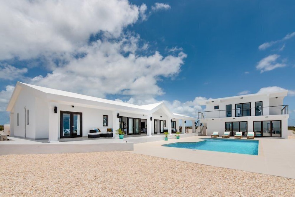 Villa Pelican Bay